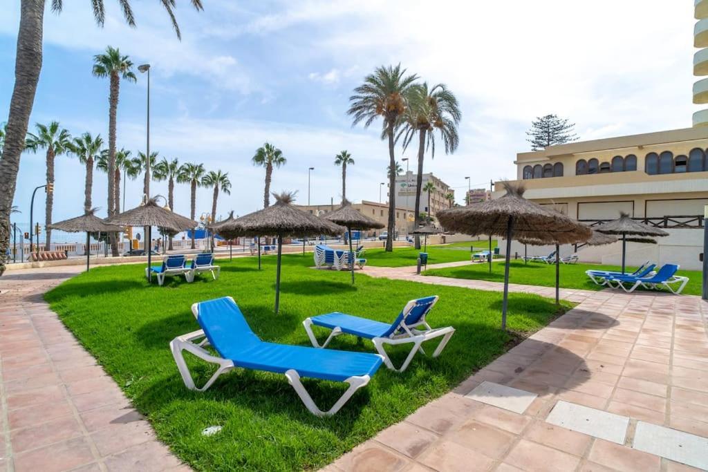Apartamento Apartamento A PIE DE PLAYA con terraza y piscinas Benalmádena Exterior foto
